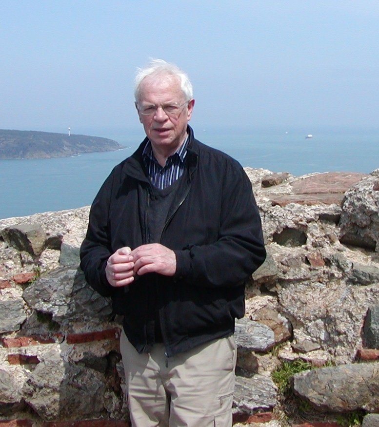 Egon Clausen med Sortehavet i baggrunden